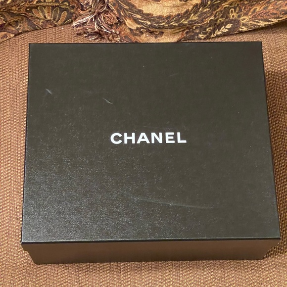 100% Auth CHANEL Hightop Sneakers - Picture 15 of 16